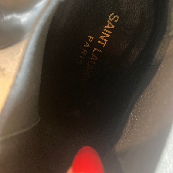 Saint Laurent Paris Chelsea Boots - Picture 13 of 16